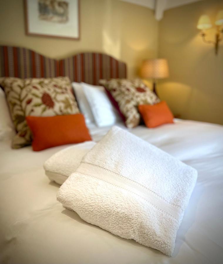 Hotel The Kings Head Dorking Zewnętrze zdjęcie