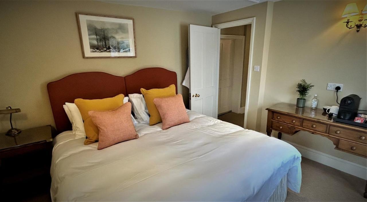 Hotel The Kings Head Dorking Zewnętrze zdjęcie