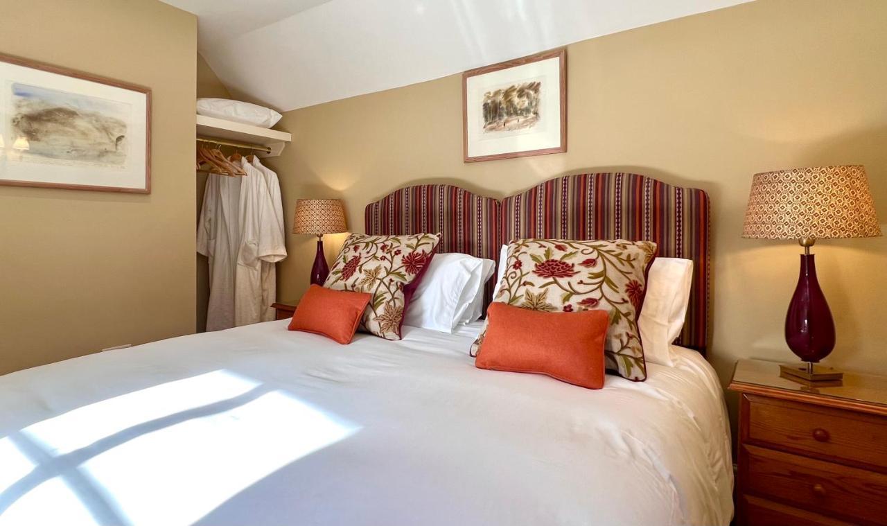 Hotel The Kings Head Dorking Zewnętrze zdjęcie